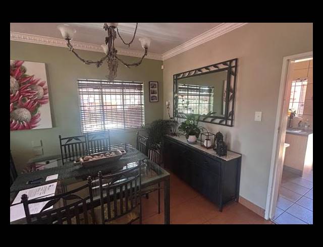 3 BEDROOM FREEHOLD FOR SALE IN LINMEYER